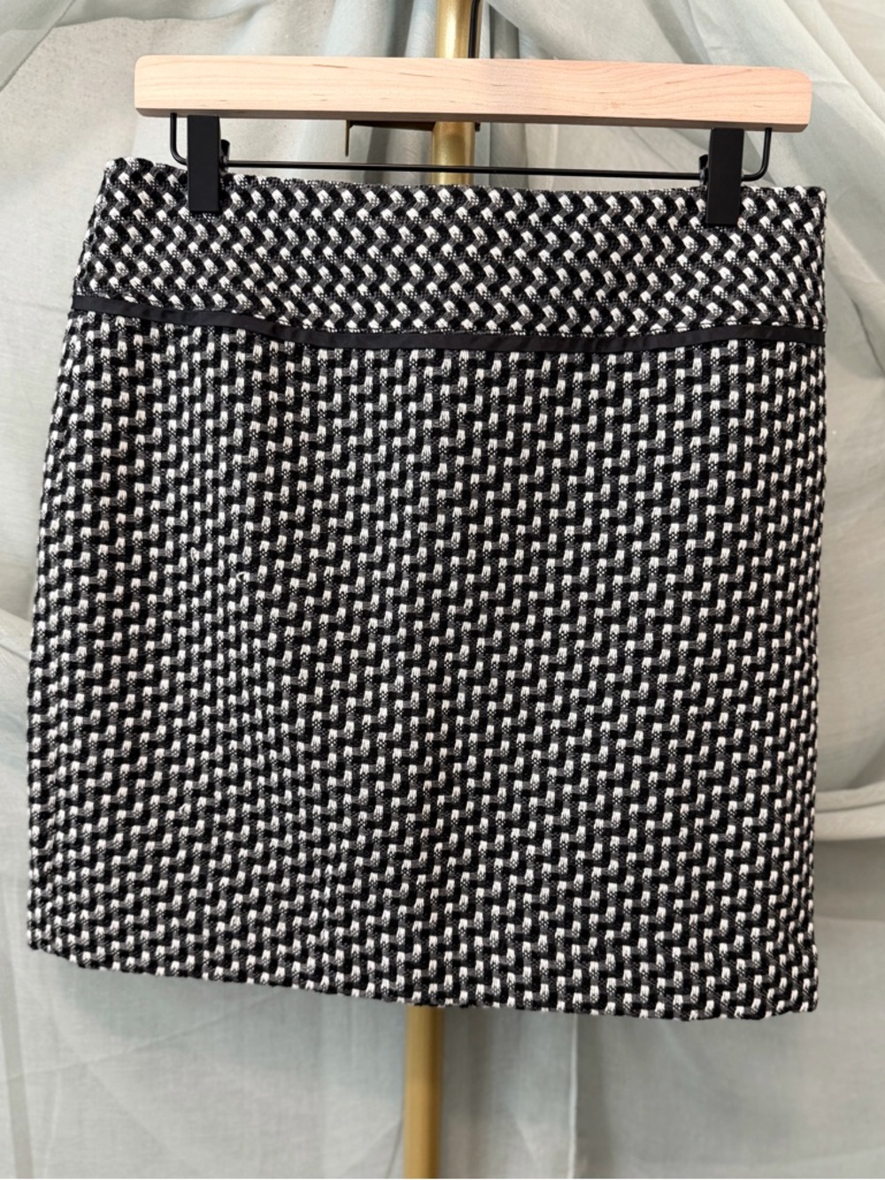 LOFT Black, Gray and White Textured Lined Mini Skirt
